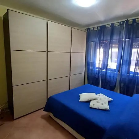 Apartment Domus Claudio Fiumicino